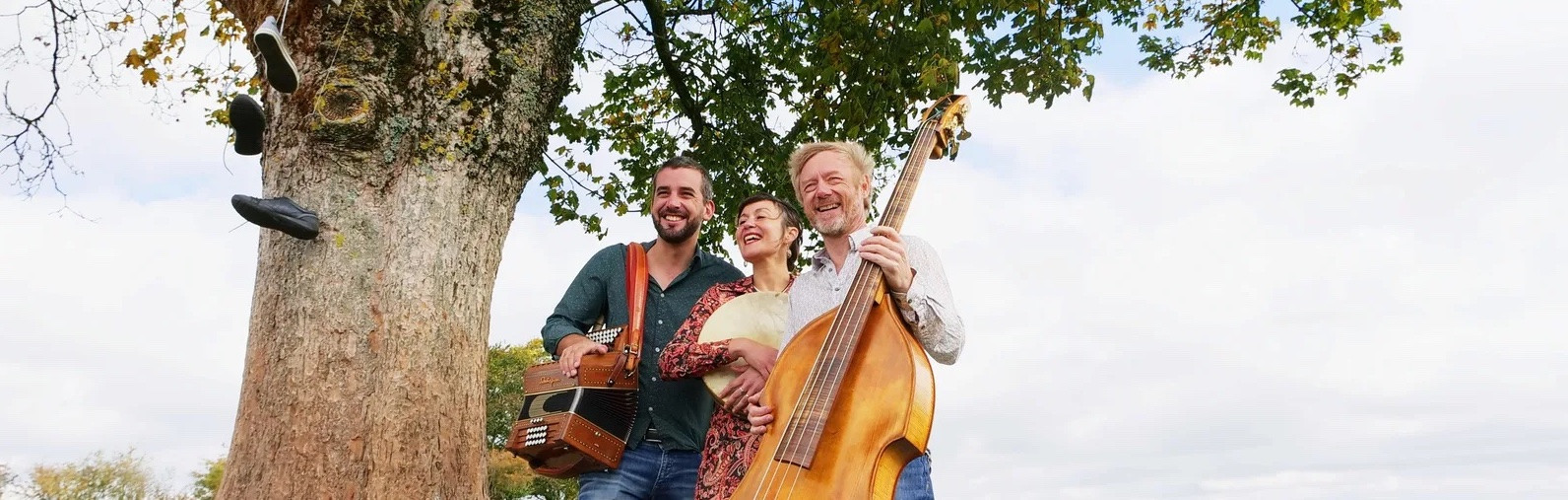 nisia trio